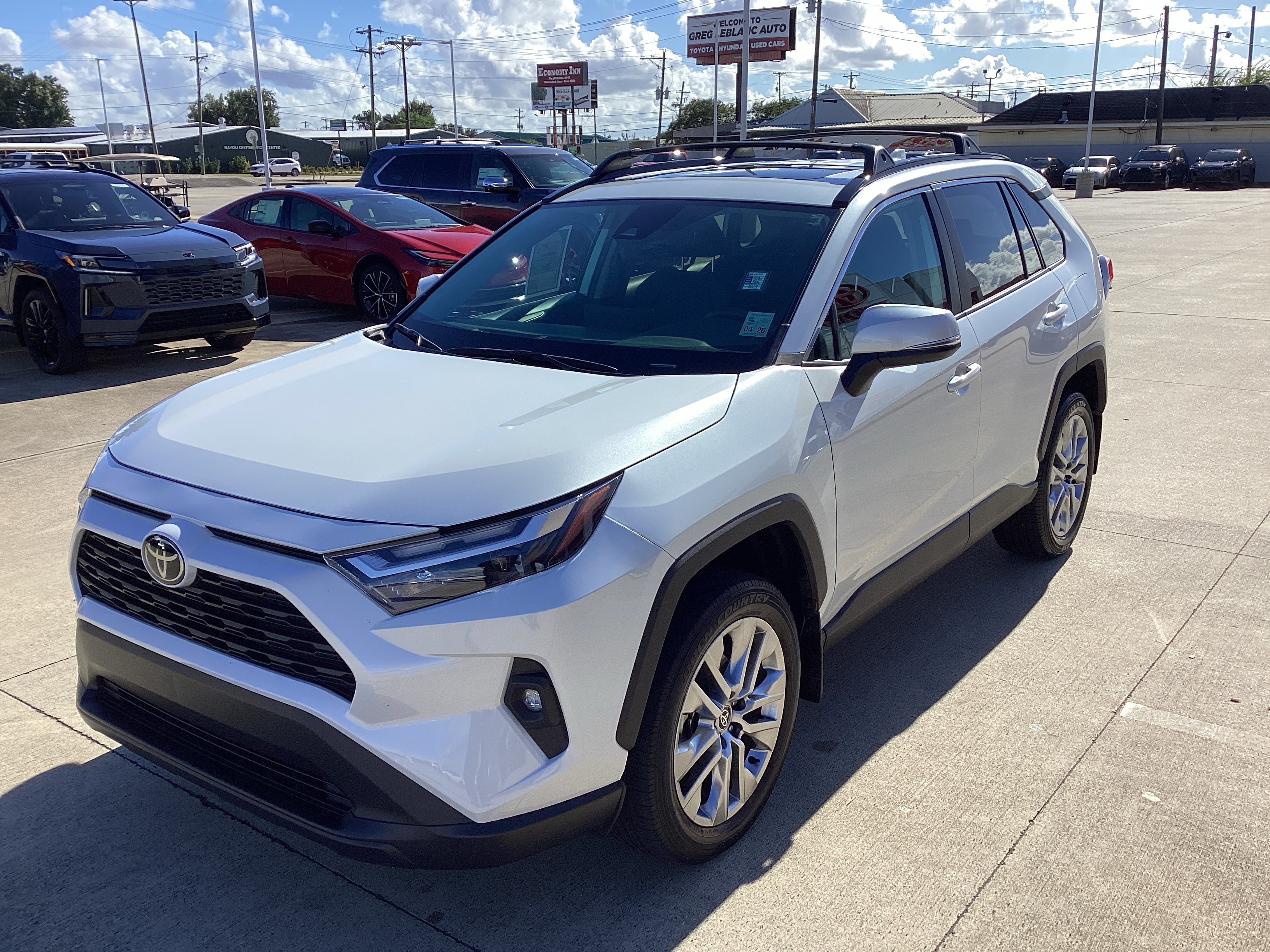 Used 2024 Toyota RAV4 XLE Premium FWD image 3