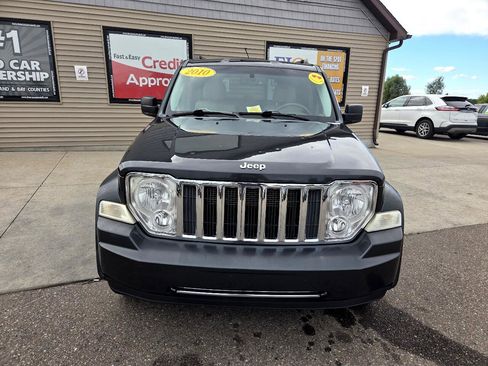 Used 2010 Jeep Liberty Limited image 2
