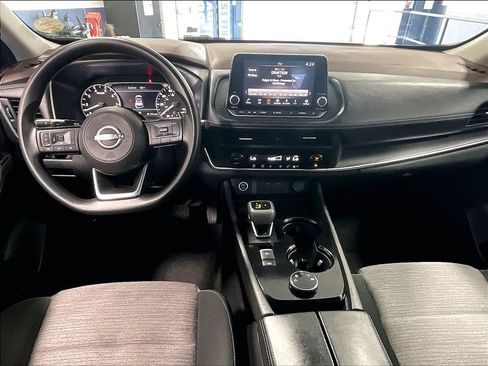 Used 2023 Nissan Rogue SV AWD/4WD image 22