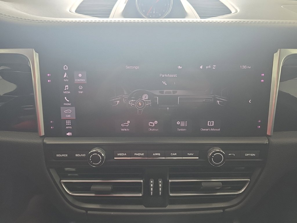 Used 2021 Porsche Macan AWD/4WD image 43