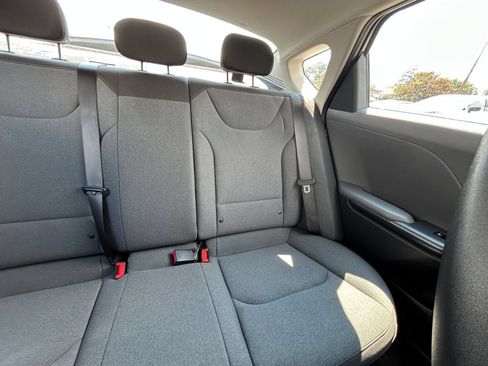 Used 2025 Kia K4 FWD image 37