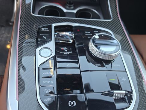 New 2026 BMW X7 M60i image 7