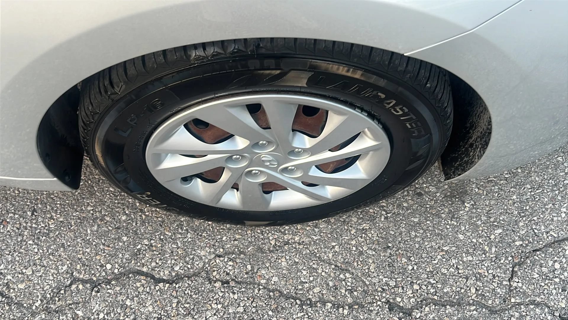 Used 2019 Hyundai Elantra SE FWD image 24