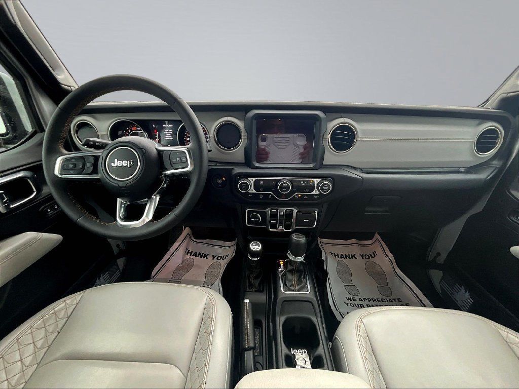 Used 2023 Jeep Wrangler Unlimited Sahara AWD/4WD image 9