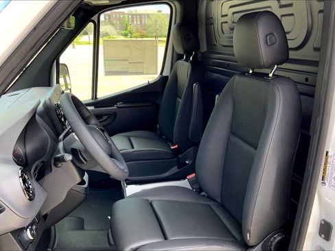 Certified 2025 Mercedes-Benz Sprinter 2500 image 12