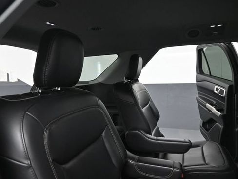 Certified 2021 Ford Explorer XLT w/ Equipment Group 202A AWD/4WD image 25