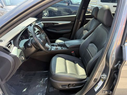 Used 2021 INFINITI QX50 Luxe w/ Appearance Package FWD image 11