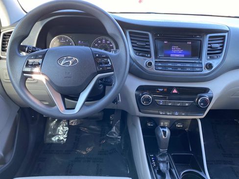 Used 2017 Hyundai Tucson SE image 10