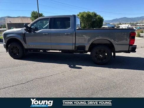 Used 2025 Ford F350 Lariat w/ Black Appearance Package AWD/4WD image 4