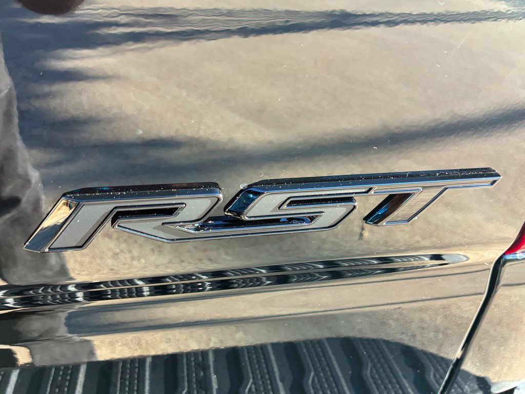 New 2026 Chevrolet Silverado 1500 RST w/ Redline Edition AWD/4WD image 19