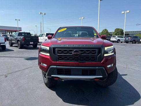 Used 2022 Nissan Frontier PRO-4X w/ Technology Package AWD/4WD image 3