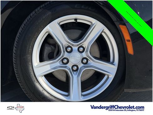Used 2020 Chevrolet Camaro LT RWD image 9