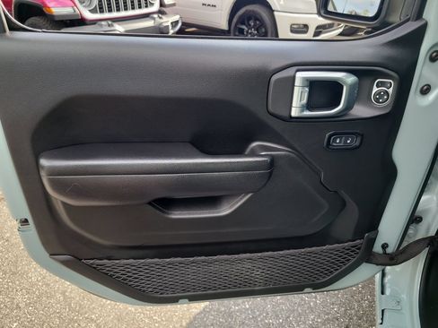Used 2024 Jeep Wrangler Unlimited Sport AWD/4WD image 14