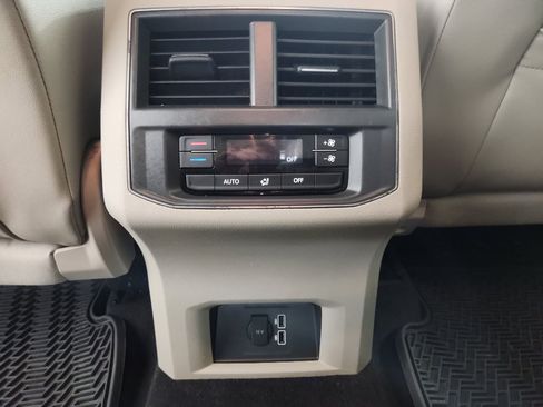 Used 2018 Volkswagen Atlas SE image 28