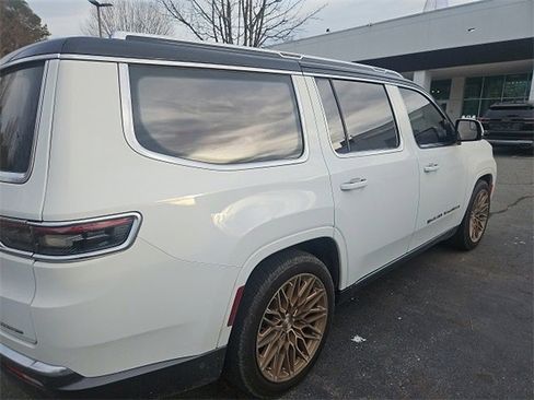 Used 2022 Jeep Grand Wagoneer Series III w/ Rear Seat Video Group 1 image 6