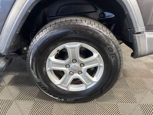 Used 2020 Jeep Wrangler Sport AWD/4WD image 11