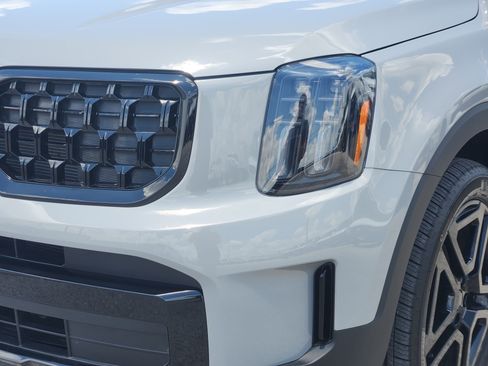 Used 2025 Kia Telluride EX X-Line AWD/4WD image 8
