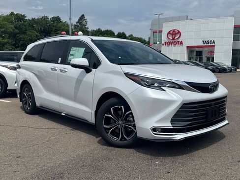 New 2026 Toyota Sienna Platinum AWD/4WD image 1