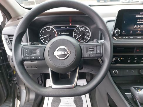 Used 2023 Nissan Rogue S image 16