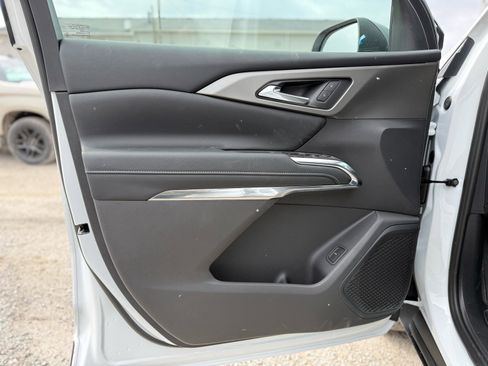 New 2026 Chevrolet Traverse LT image 12