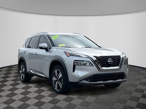 Used 2022 Nissan Rogue SL w/ SL Premium Package image 3