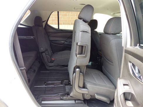Used 2020 Chevrolet Traverse LT AWD/4WD image 39