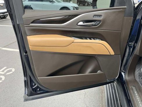 Certified 2022 Cadillac Escalade ESV Sport w/ Touring Package image 25