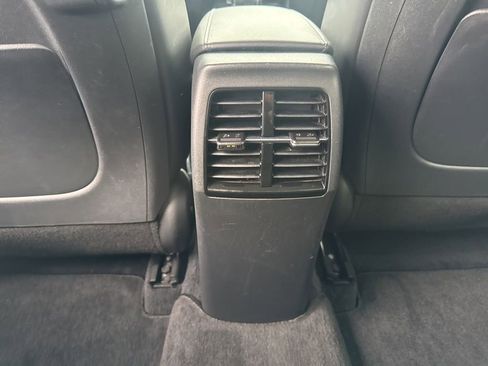 Used 2023 Kia Niro EX image 25