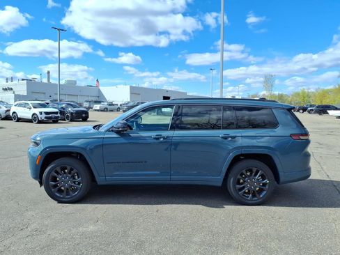 New 2026 Jeep Grand Cherokee L Limited AWD/4WD image 2
