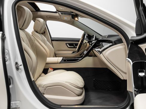 Used 2023 Mercedes-Benz S 580 4MATIC Sedan image 22