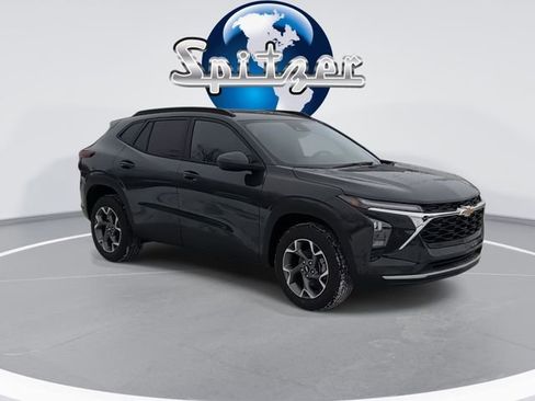 New 2026 Chevrolet Trax LT image 2