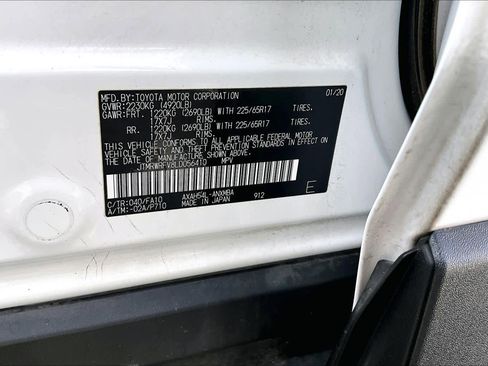 Used 2020 Toyota RAV4 XLE w/ Convenience Package image 34