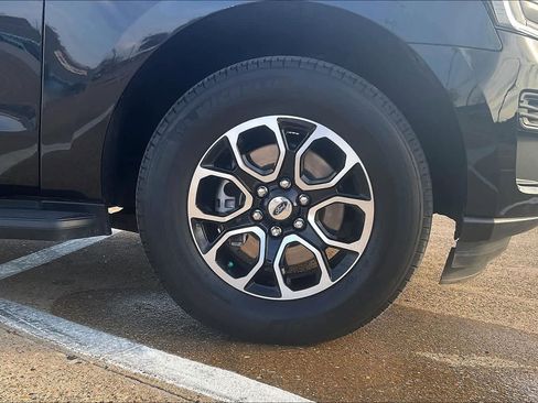 Used 2024 Ford Expedition Max XLT image 8