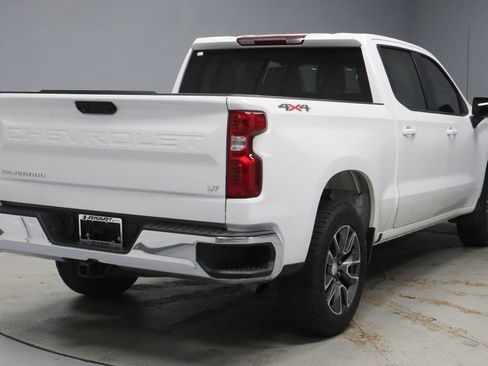 Used 2022 Chevrolet Silverado 1500 LT image 12