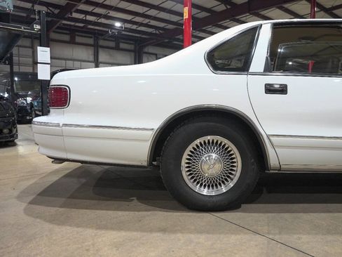 Used 1996 Chevrolet Impala SS RWD image 9