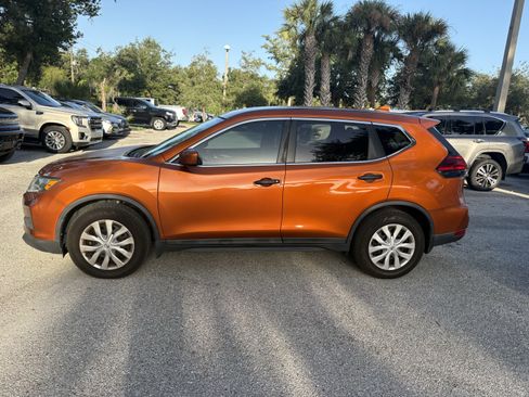 Used 2017 Nissan Rogue S w/ S Family Package FWD image 1
