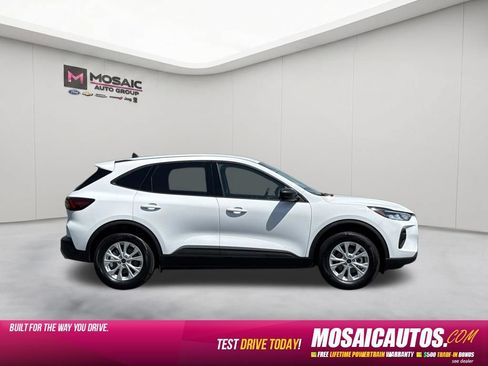 Used 2025 Ford Escape Active w/ Tech Pack #1 AWD/4WD image 8