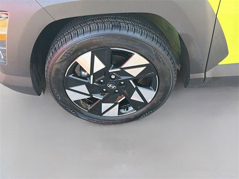 Certified 2025 Hyundai Kona SEL image 30