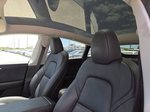 Used 2024 Tesla Model Y 2WD image 23