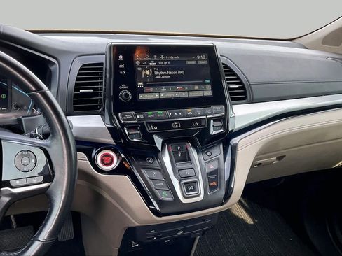Used 2024 Honda Odyssey Touring image 7
