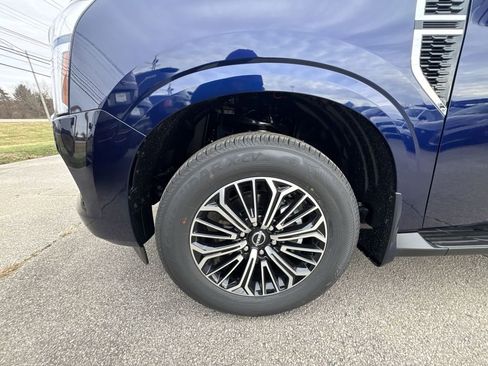 New 2026 Nissan Armada SL w/ Captain's Chari Seat Package AWD/4WD image 10
