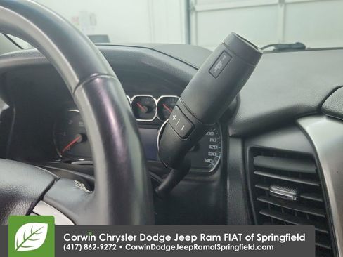 Used 2017 Chevrolet Suburban LT image 29