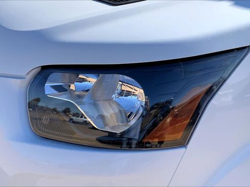 New 2026 Ford Transit 250 148 Medium Roof w/ Load Area Protection Package image 13