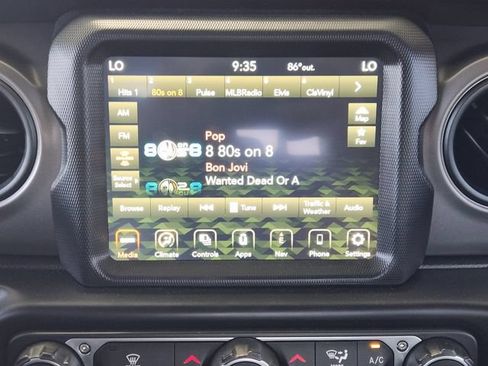 Used 2022 Jeep Gladiator Sport AWD/4WD image 5