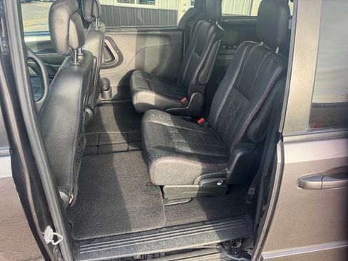 Used 2017 Dodge Grand Caravan GT image 11