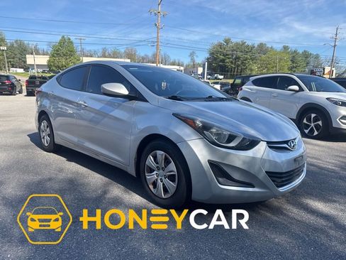Used 2016 Hyundai Elantra SE image 1