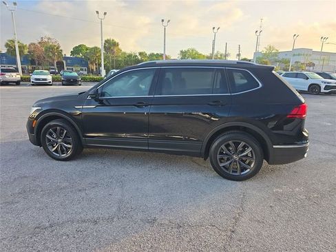 Used 2024 Volkswagen Tiguan SE image 6