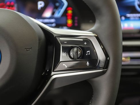 Used 2025 BMW i5 xDrive40 w/ Premium Package image 13