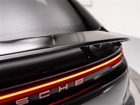 Used 2025 Porsche Macan 4S Electric AWD/4WD image 38