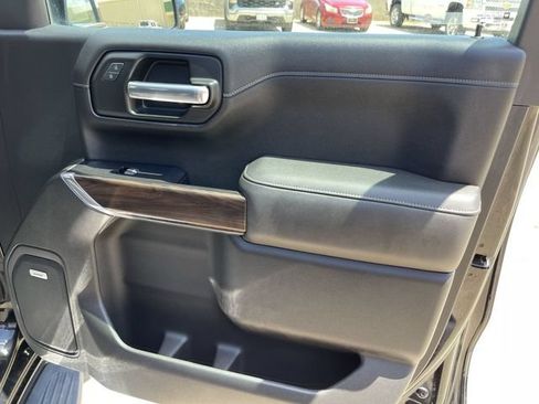 Used 2019 GMC Sierra 1500 SLT w/ SLT Premium Plus Package AWD/4WD image 16